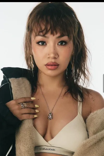 Rie Hata photo