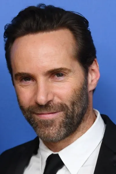 Alessandro Nivola photo