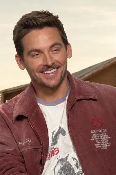 Kevin Zegers photo