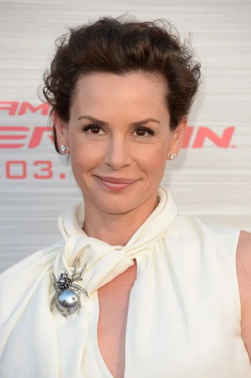 Embeth Davidtz photo