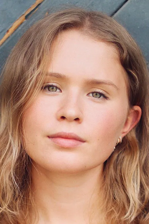 Eliza Scanlen photo