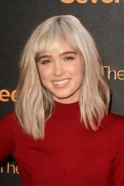 Haley Lu Richardson photo