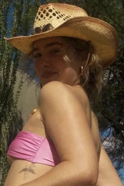 Haley Lu Richardson photo