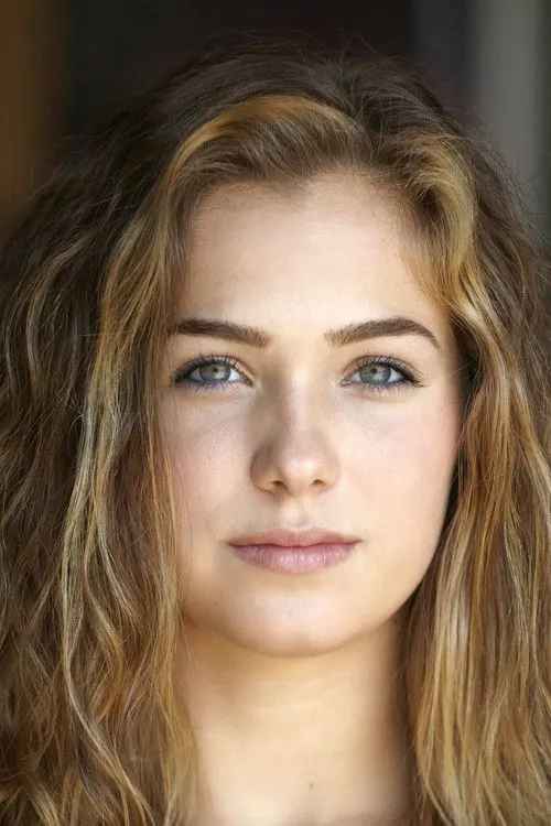 Haley Lu Richardson photo