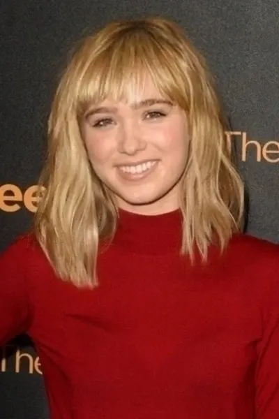 Haley Lu Richardson photo