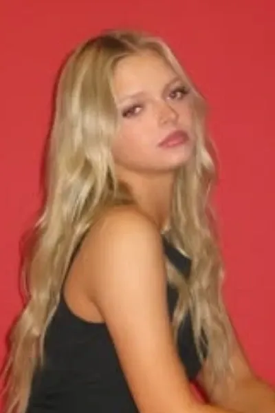 Emily Kelavos photo