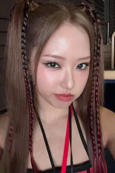 Son Hyeju (Olivia Hye) photo