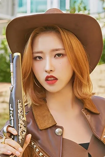 Son Hyeju (Olivia Hye) photo