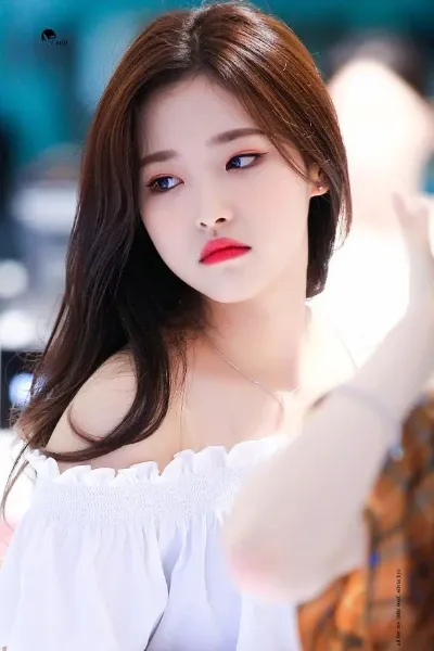 Son Hyeju (Olivia Hye) photo