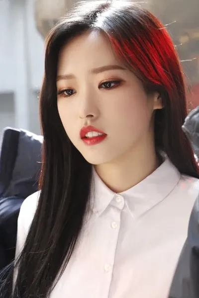 Son Hyeju (Olivia Hye) photo