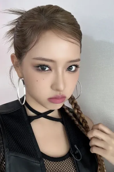 Son Hyeju (Olivia Hye) photo