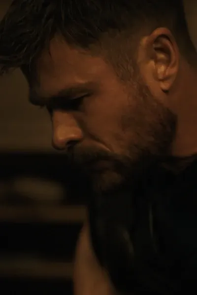 Chris Hemsworth photo
