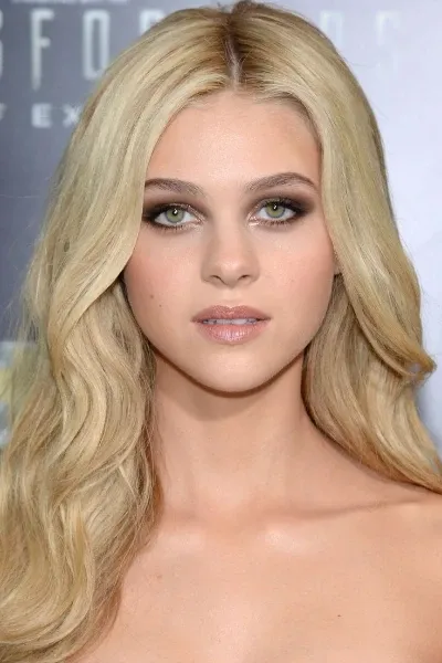 Nicola Peltz Beckham photo