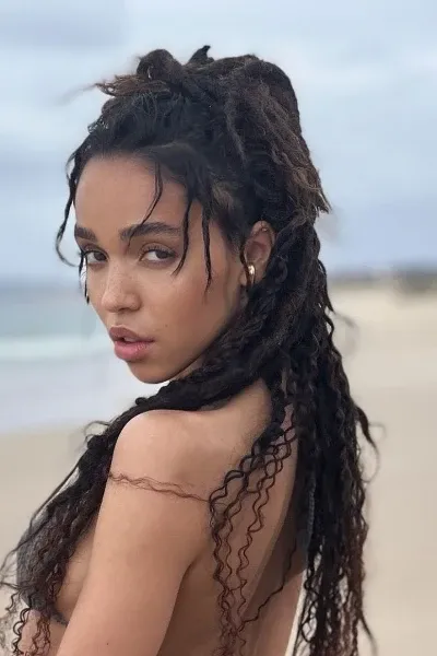 FKA twigs photo