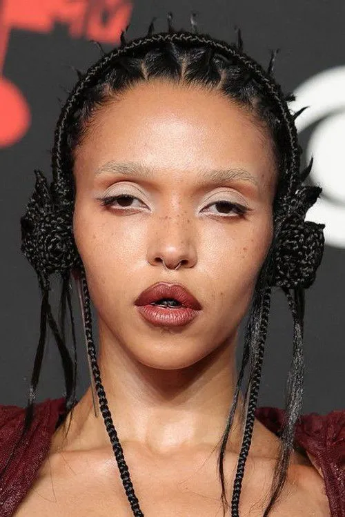 FKA twigs photo
