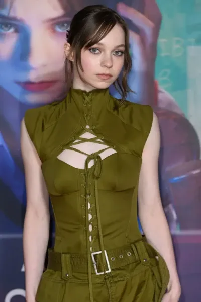 Emma Myers photo
