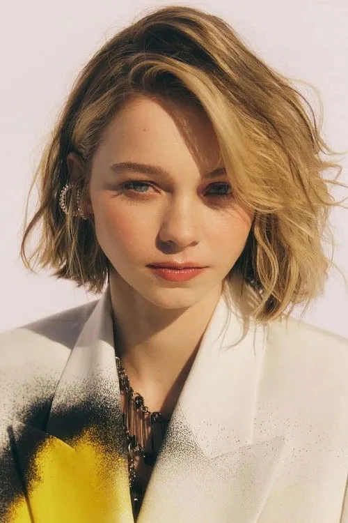 Emma Myers photo