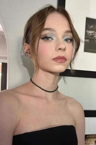 Emma Myers photo