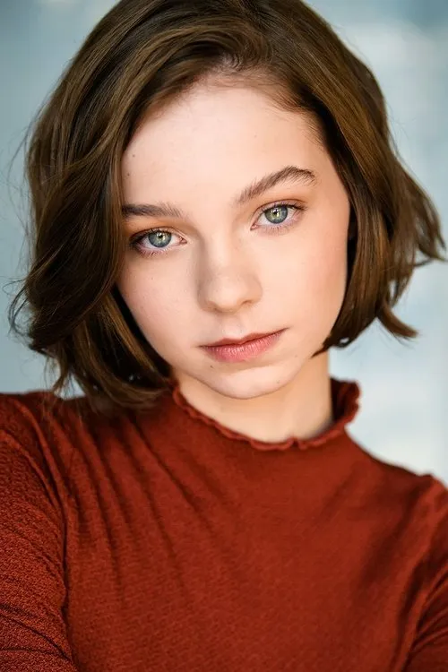 Emma Myers photo