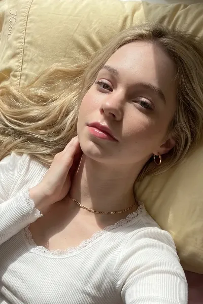 Emma Myers photo