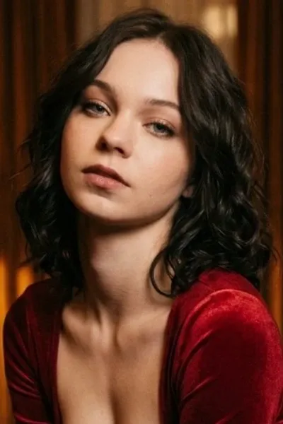 Emma Myers photo