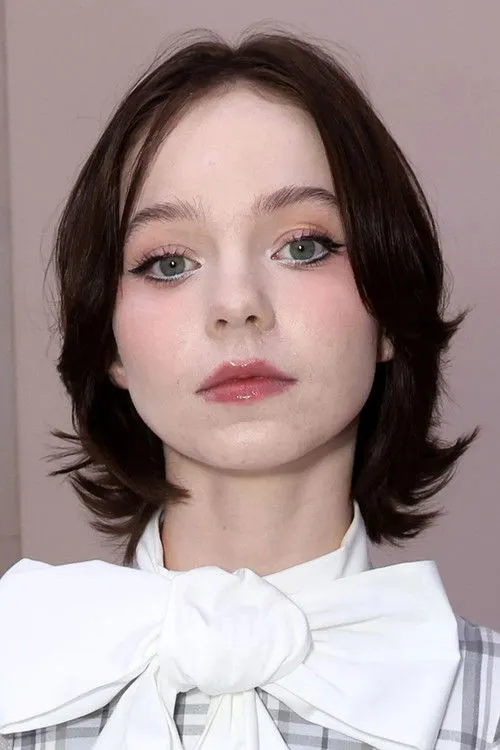 Emma Myers photo