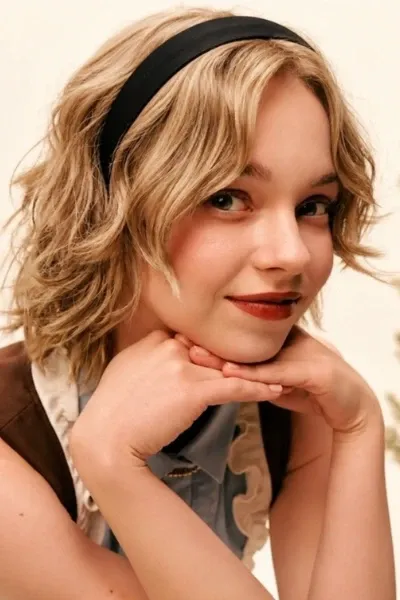 Emma Myers photo