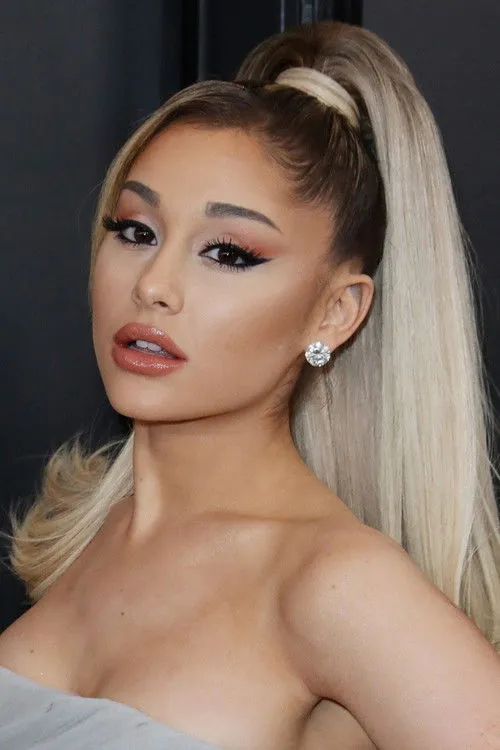 Ariana Grande photo