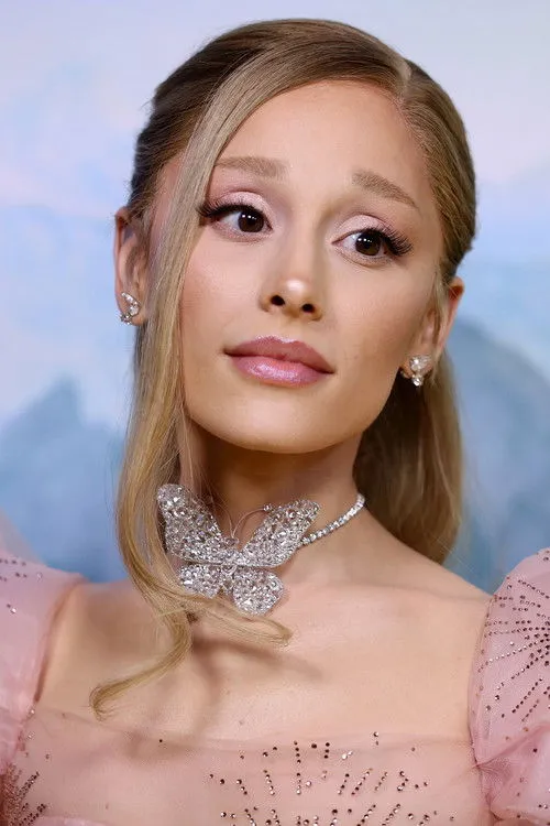 Ariana Grande photo