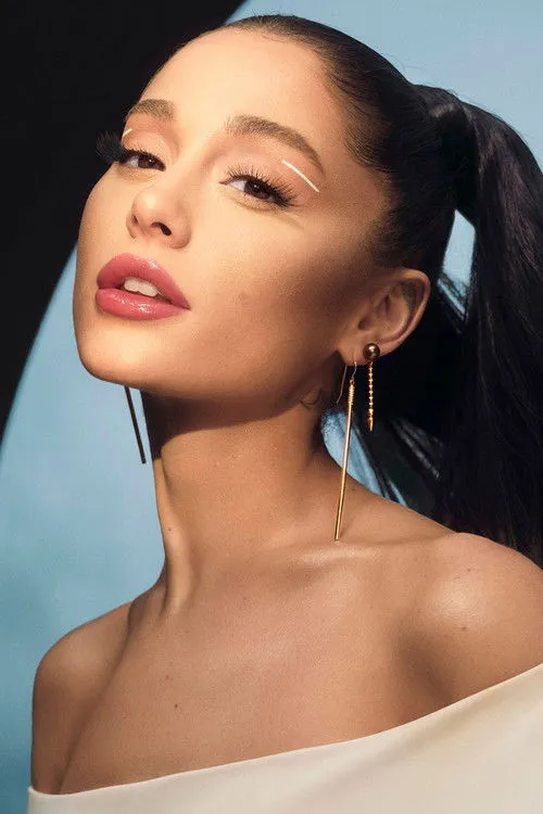 Ariana Grande photo