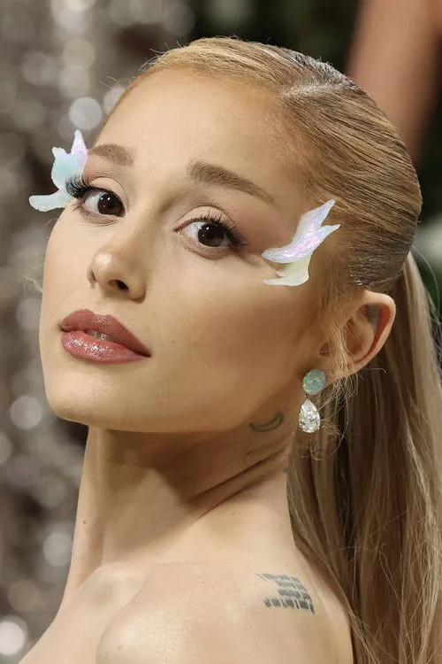 Ariana Grande photo