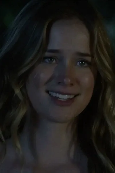 Elizabeth Lail photo