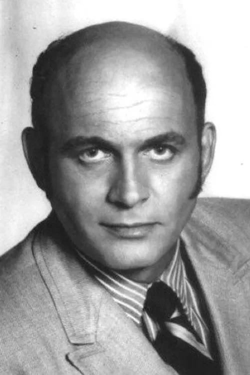 Gavin MacLeod photo