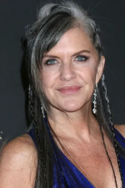 Jennifer Hale photo