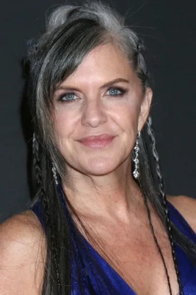 Jennifer Hale photo