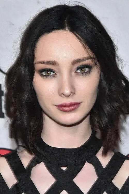 Emma Dumont photo