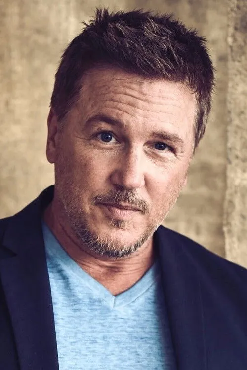 Lochlyn Munro photo