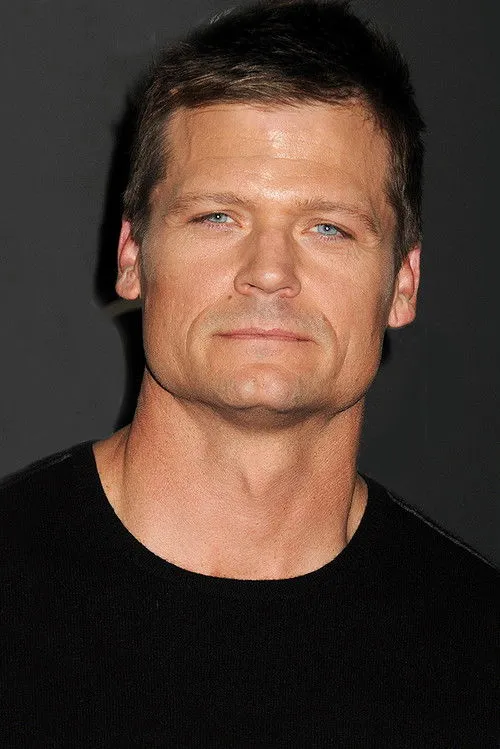 Bailey Chase photo