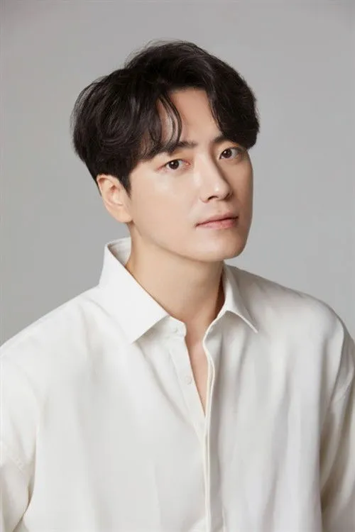 Lee Jun-hyuk photo
