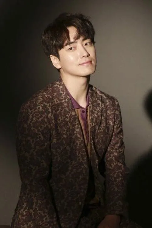 Lee Jun-hyuk photo