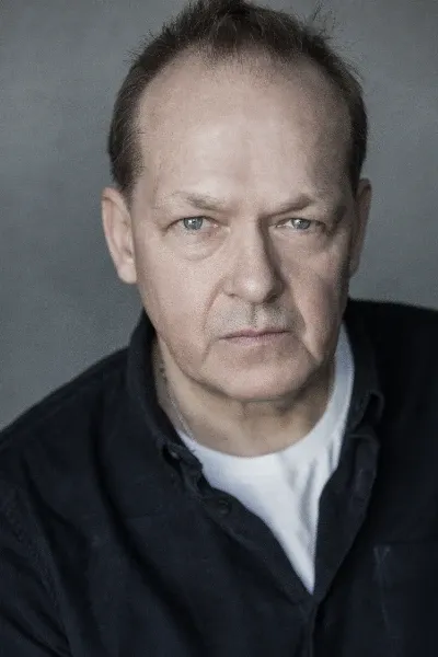 Christopher Fulford photo