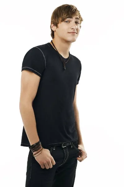 Kendall Schmidt photo