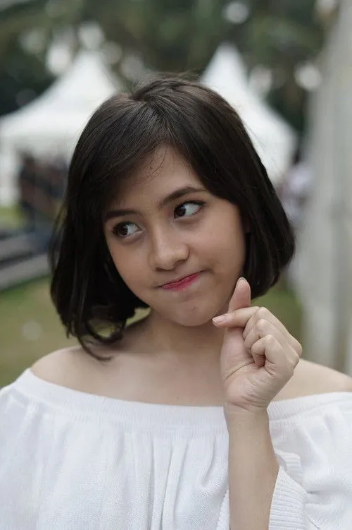 Adhisty Zara photo