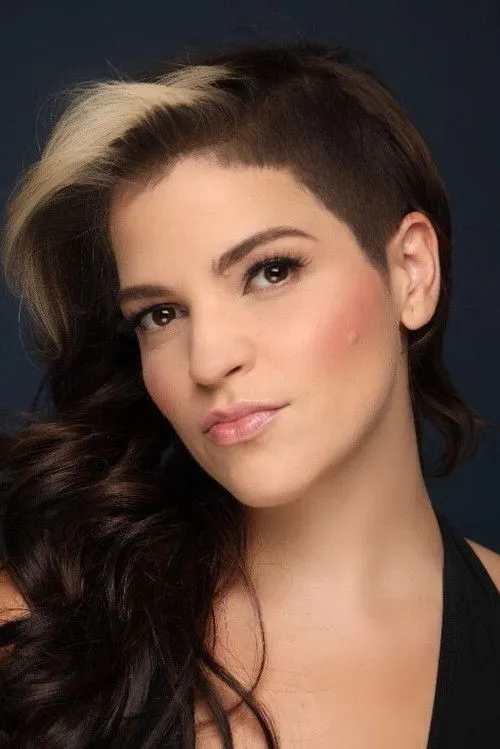 Paola Lázaro photo