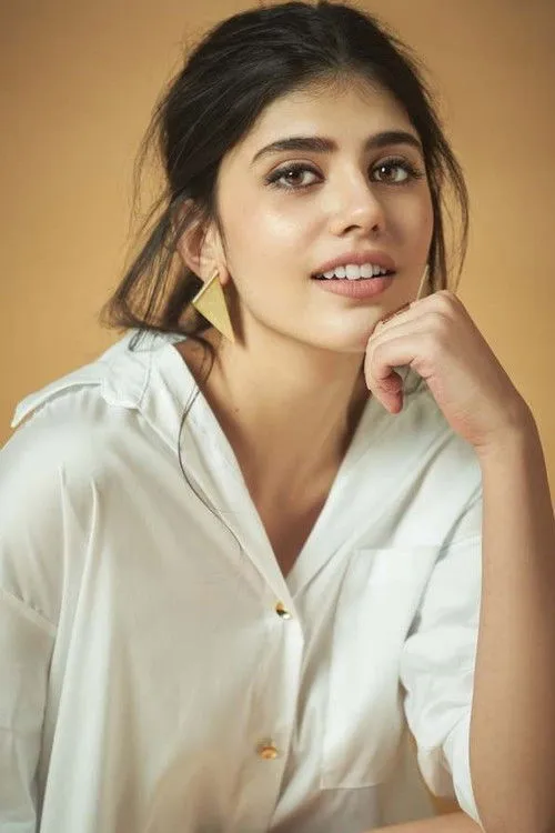 Sanjana Sanghi photo