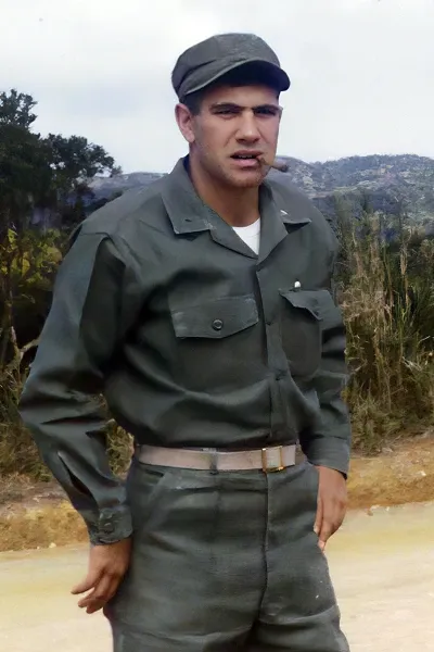 Dan Lauria photo