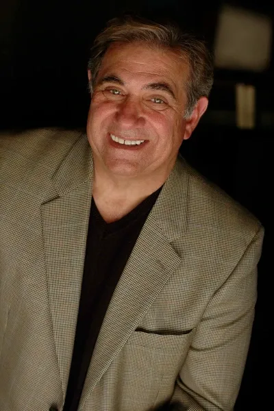 Dan Lauria photo