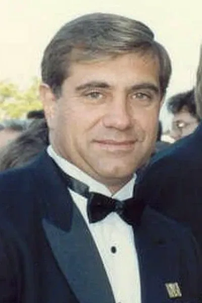 Dan Lauria photo