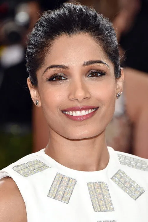 Freida Pinto photo