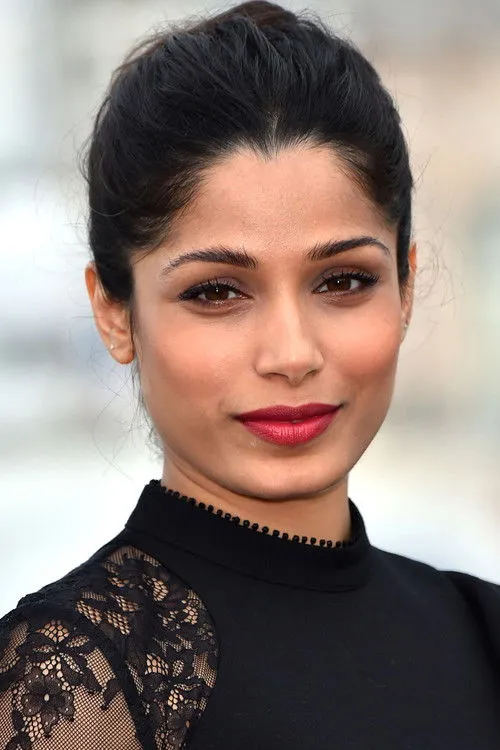 Freida Pinto photo
